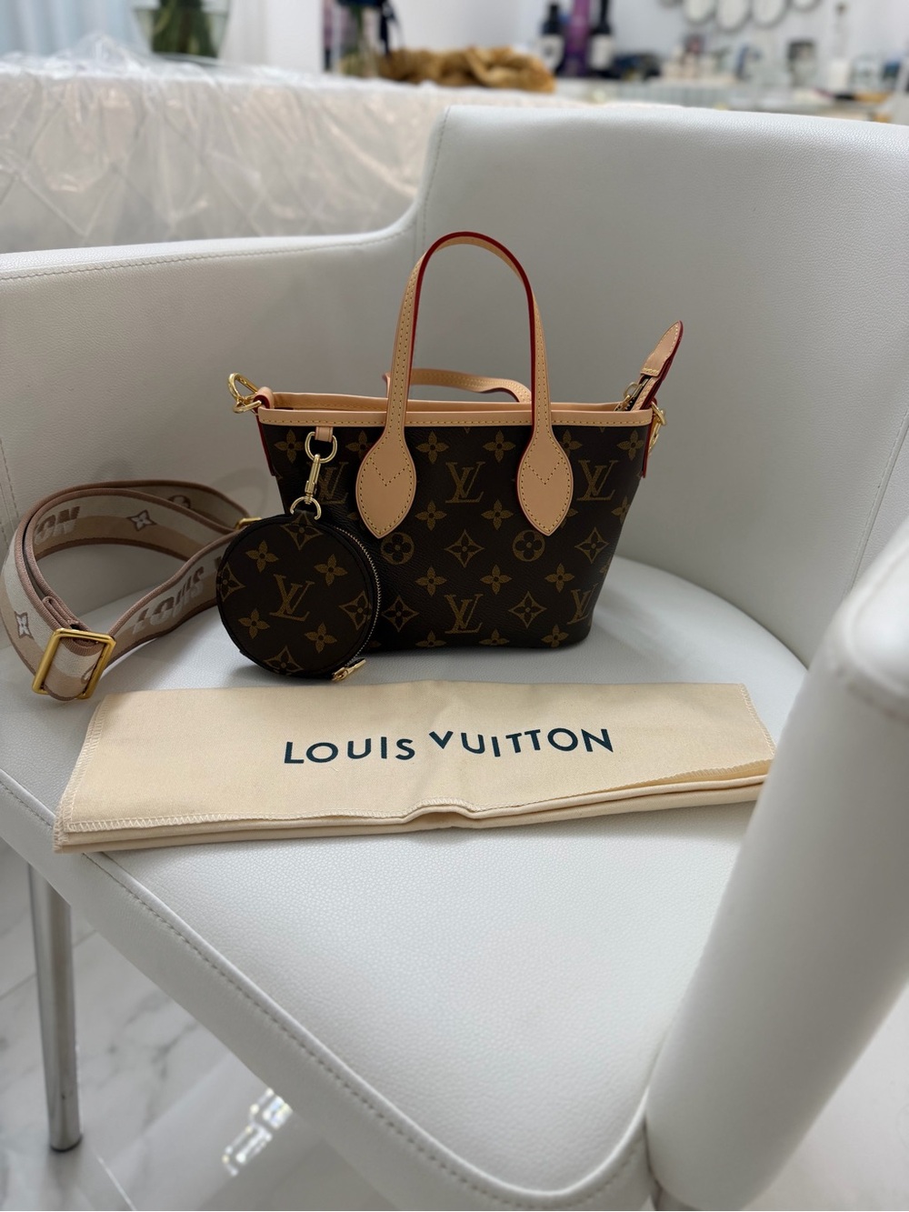 Louis Vuitton Monogram Mini Neverfull with Natural Leather Trim and Coin Purse - Picture 3 of 14